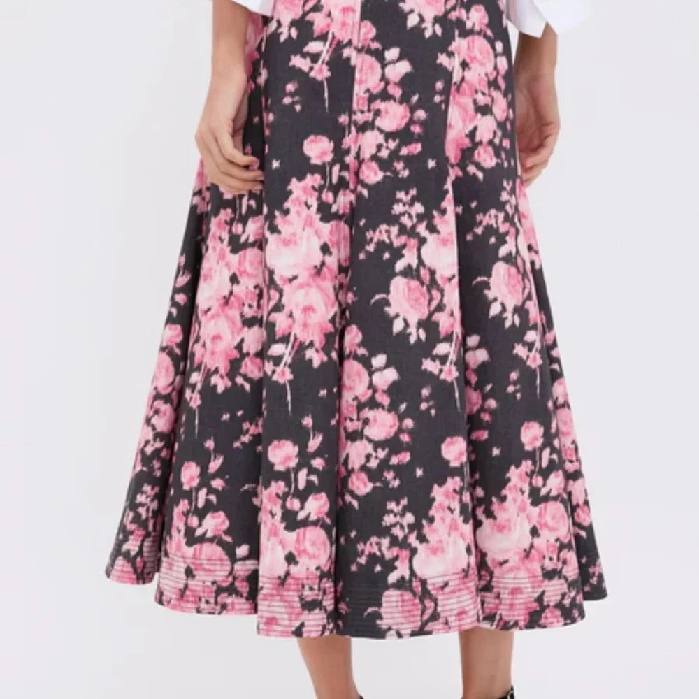 Tuckernuck NWT Midi Skirt with Pink and Black Design - Picture 4 of 4